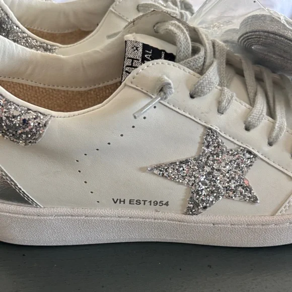 Vintage Havana Cream Sneakers with Silver Accents - Picture 6 of 11